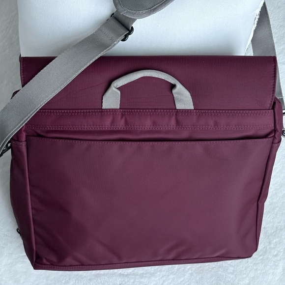 NWOT - Vintage Skyway "Decade" Soft Side Messenger/Computer Bag - Picture 2 of 16